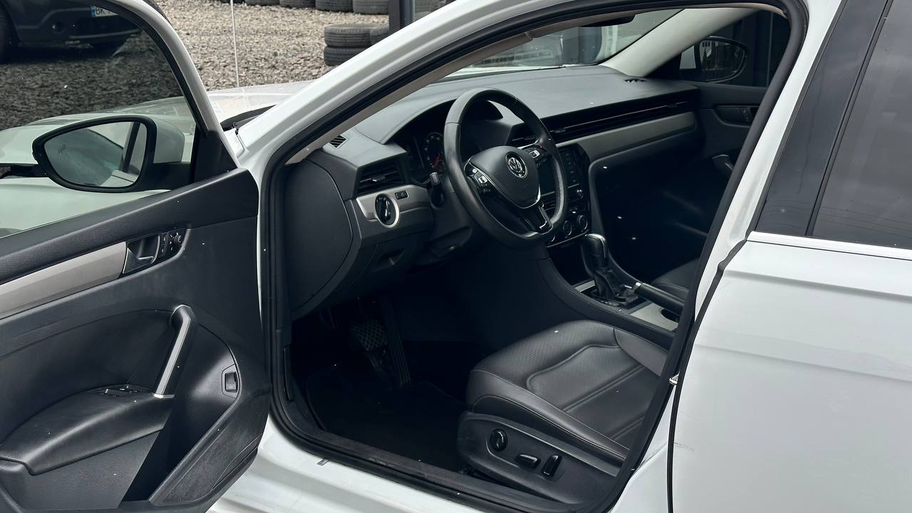 VOLKSWAGEN PASSAT SE 2021