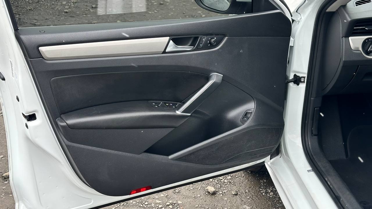 VOLKSWAGEN PASSAT SE 2021