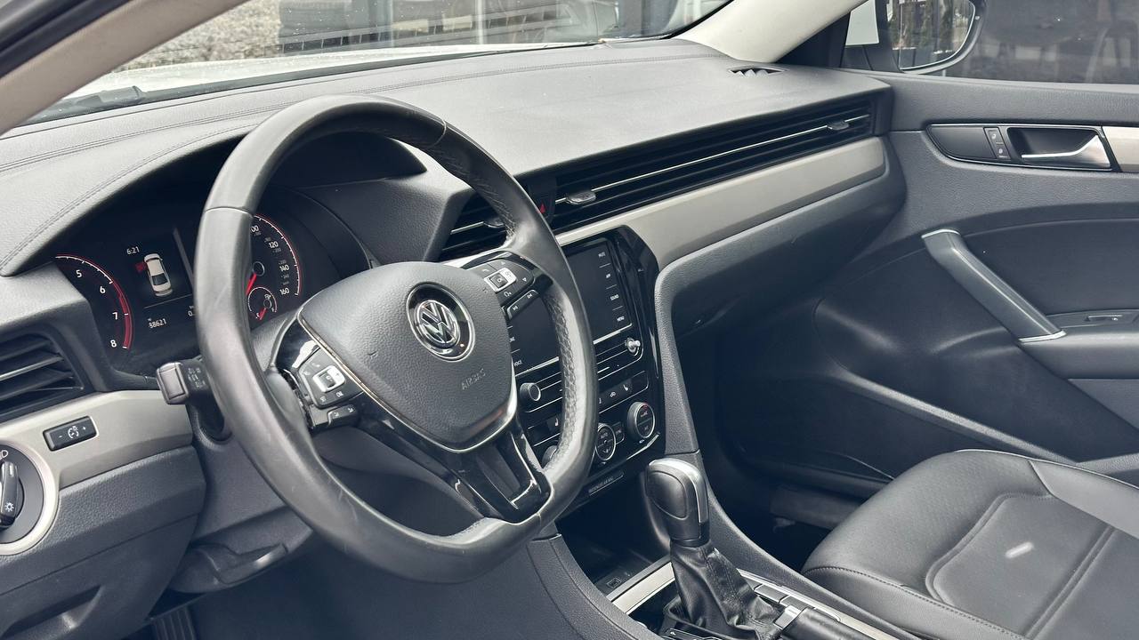 VOLKSWAGEN PASSAT SE 2021