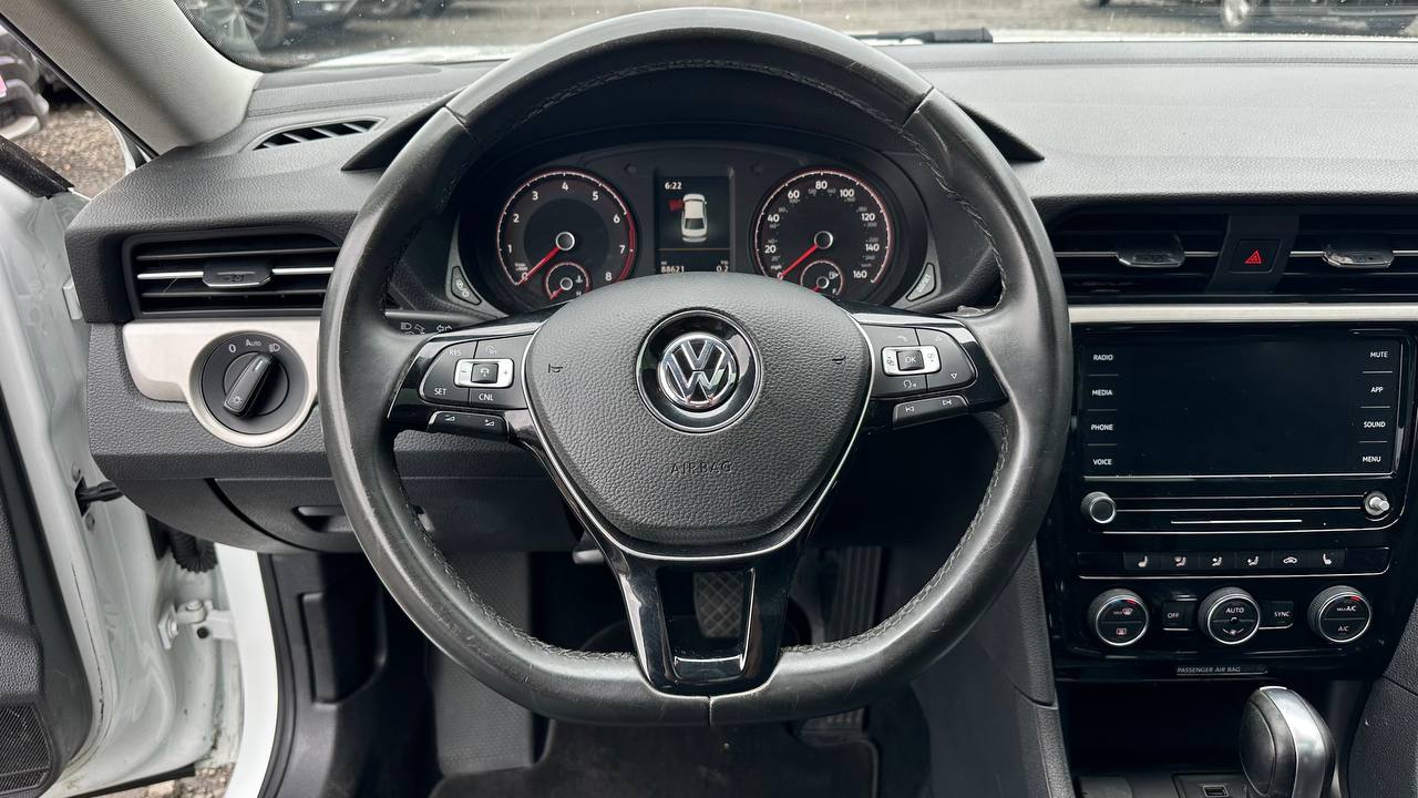 VOLKSWAGEN PASSAT SE 2021