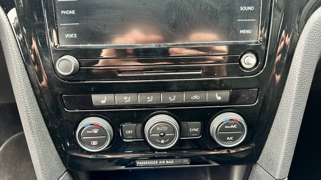 VOLKSWAGEN PASSAT SE 2021