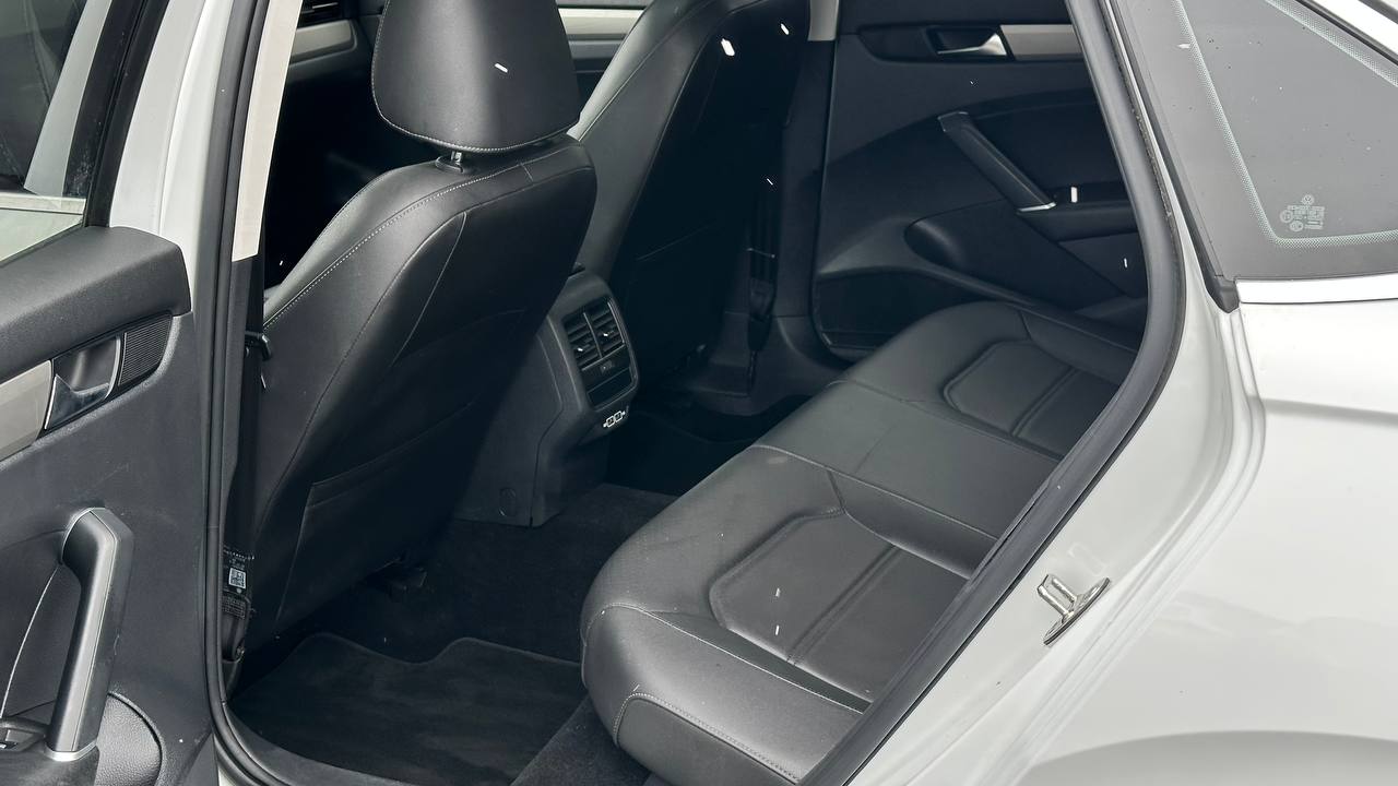 VOLKSWAGEN PASSAT SE 2021