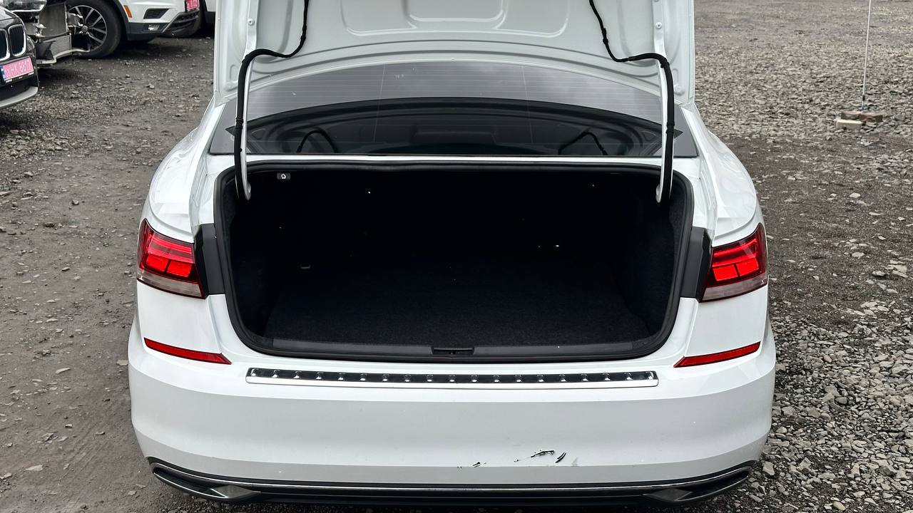 VOLKSWAGEN PASSAT SE 2021