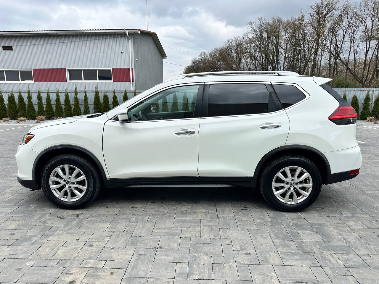NISSAN ROGUE SV 2017