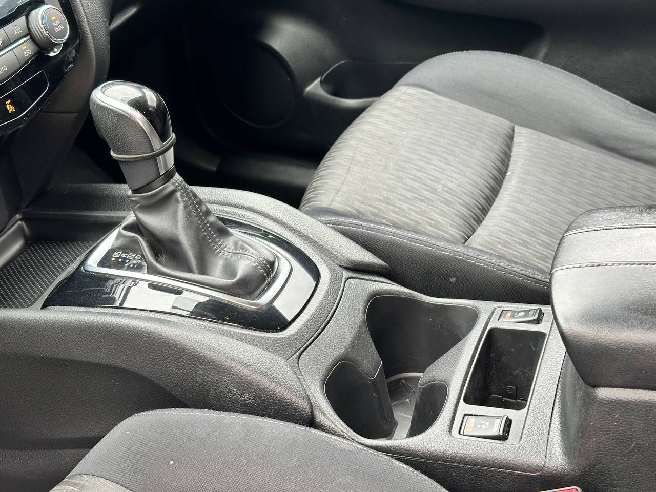 NISSAN ROGUE SV 2017