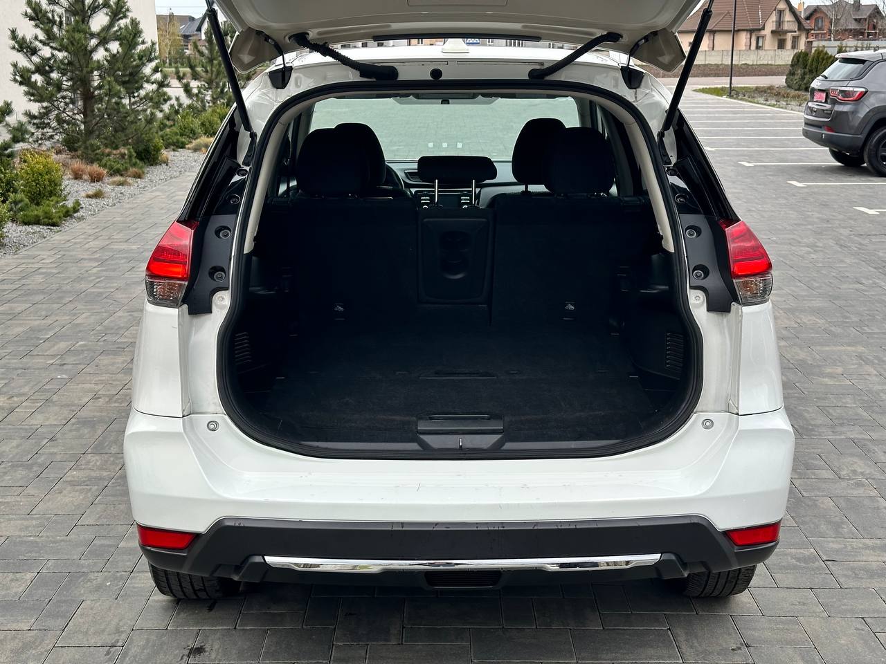 NISSAN ROGUE SV 2017