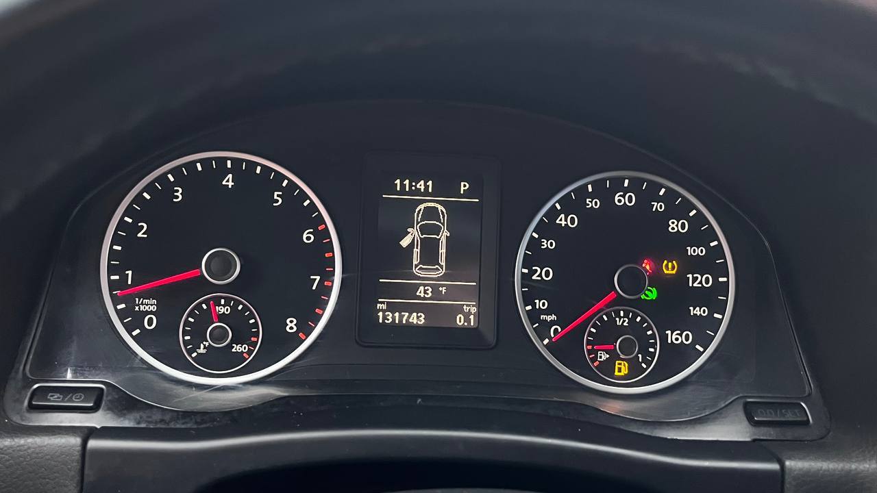 VOLKSWAGEN TIGUAN S 2013