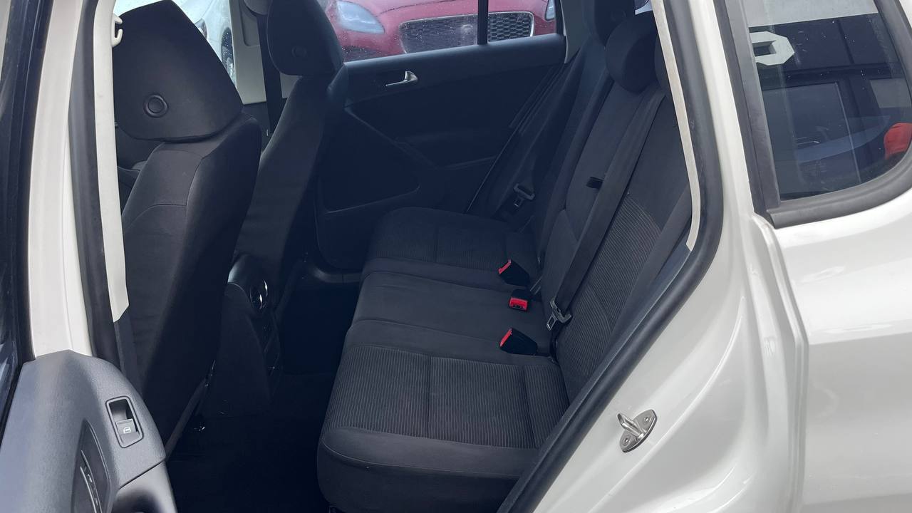 VOLKSWAGEN TIGUAN S 2013