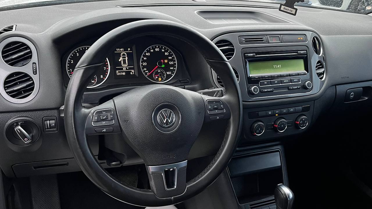 VOLKSWAGEN TIGUAN S 2013