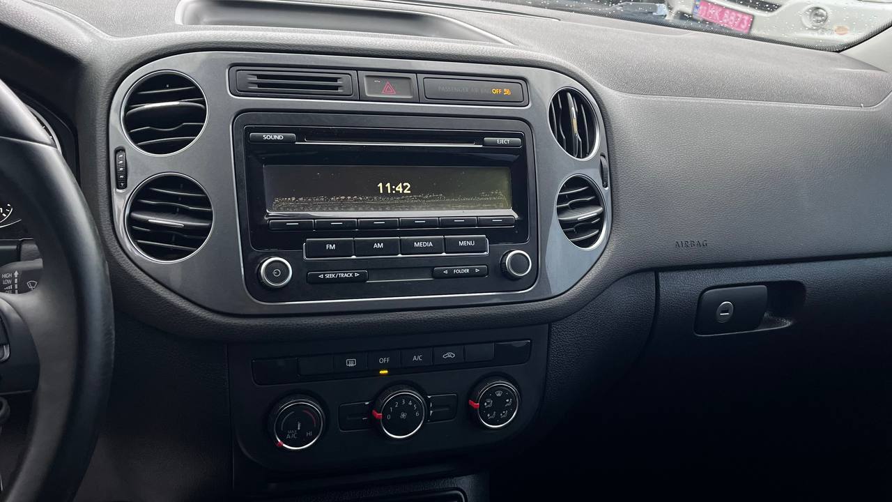 VOLKSWAGEN TIGUAN S 2013