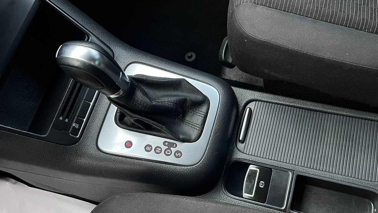 VOLKSWAGEN TIGUAN S 2013