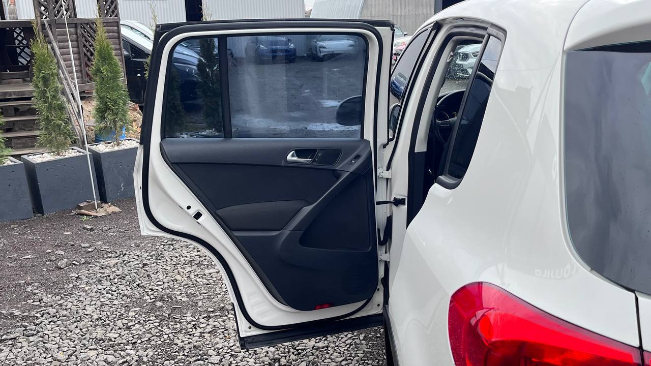 VOLKSWAGEN TIGUAN S 2013