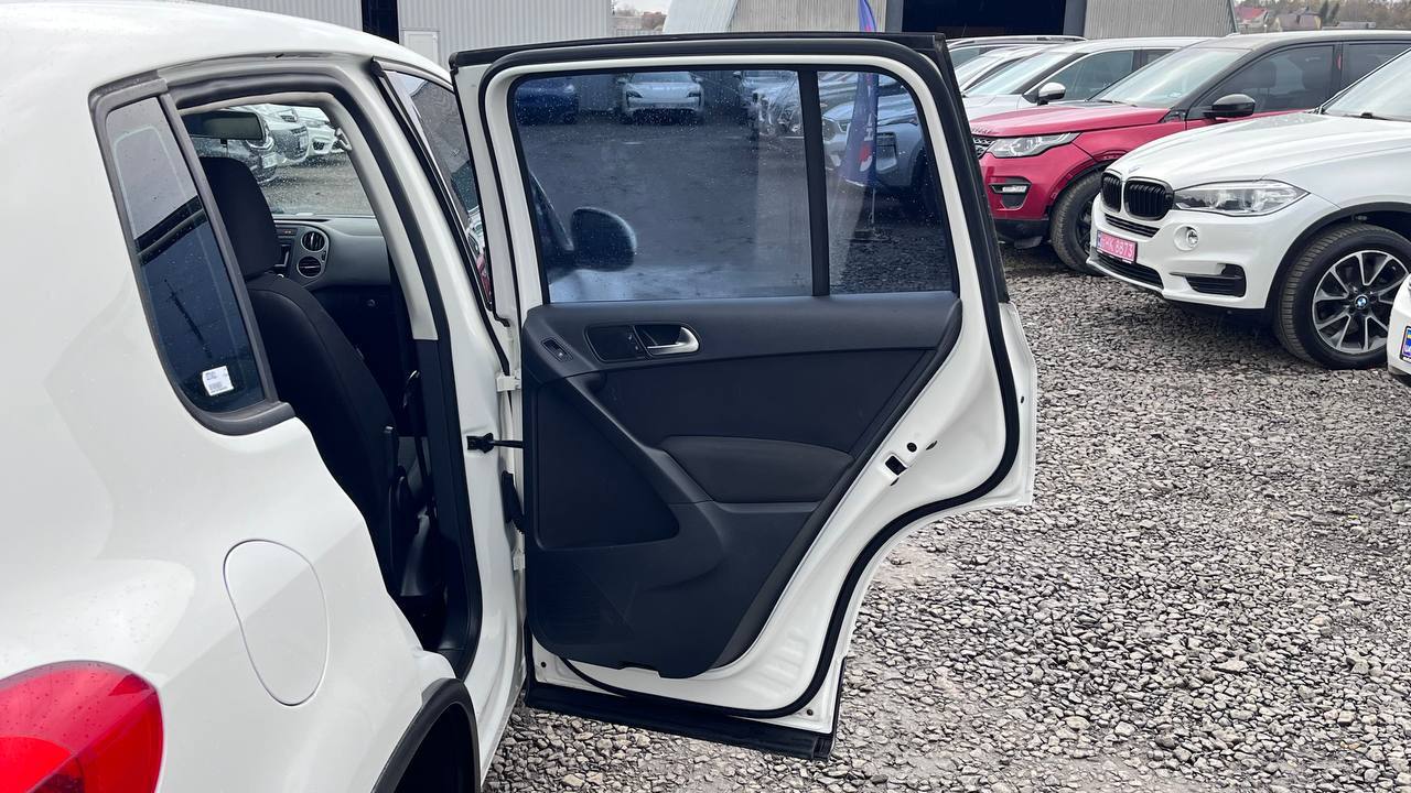 VOLKSWAGEN TIGUAN S 2013