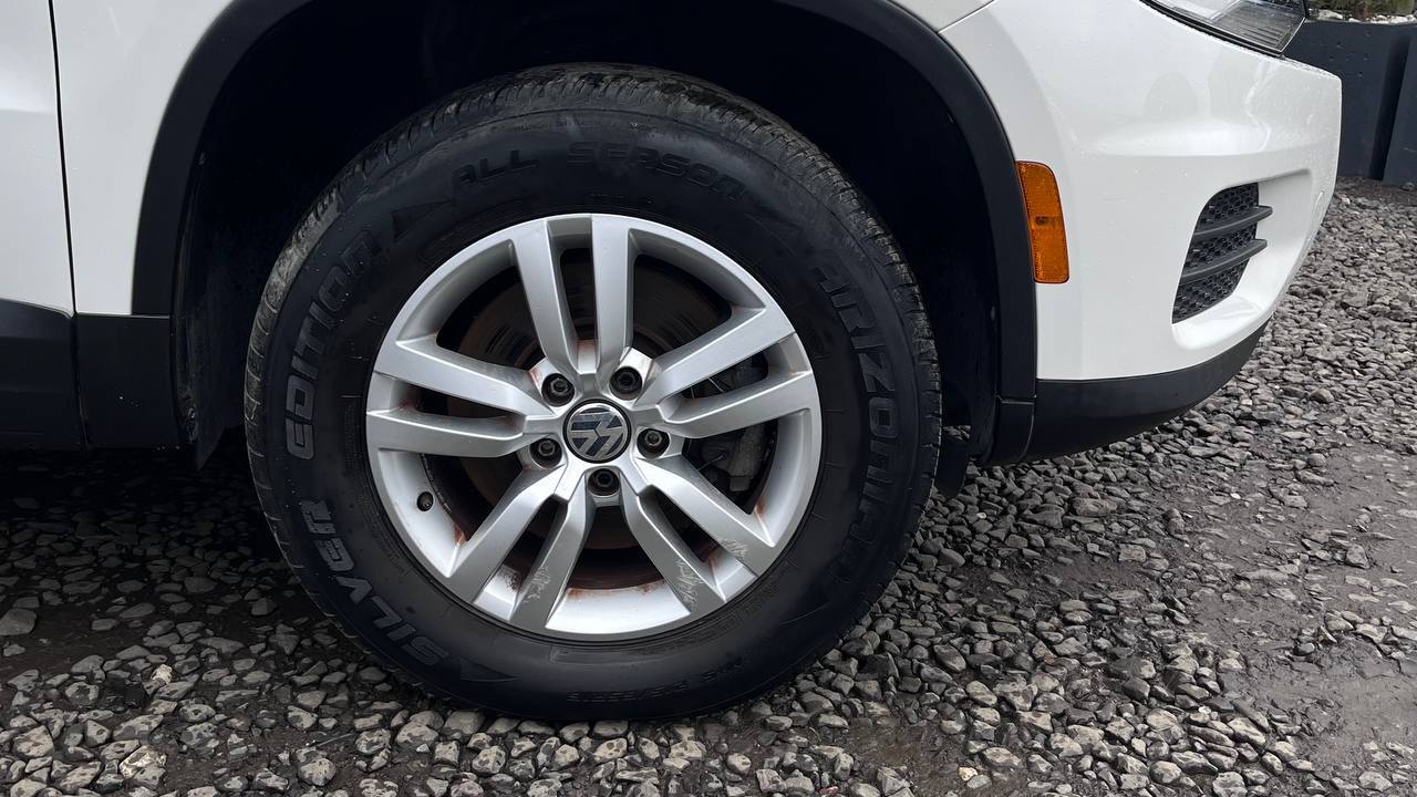 VOLKSWAGEN TIGUAN S 2013