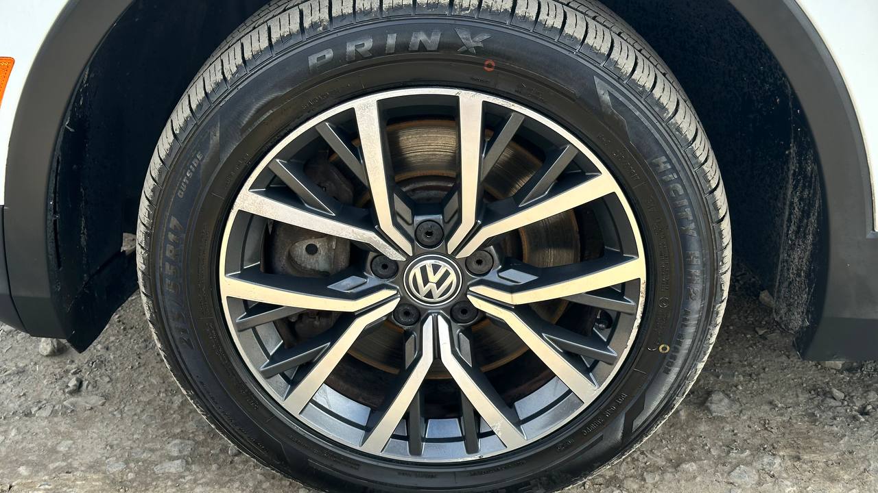 VOLKSWAGEN TIGUAN SE 2017