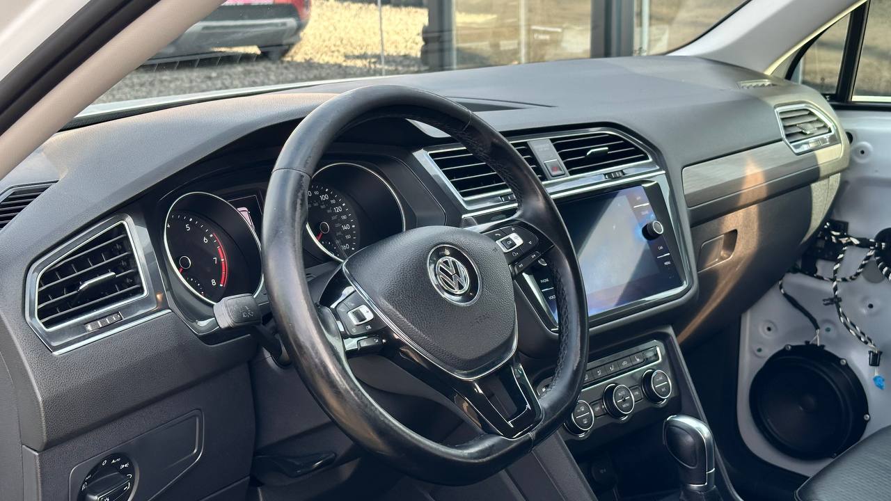 VOLKSWAGEN TIGUAN SE 2017