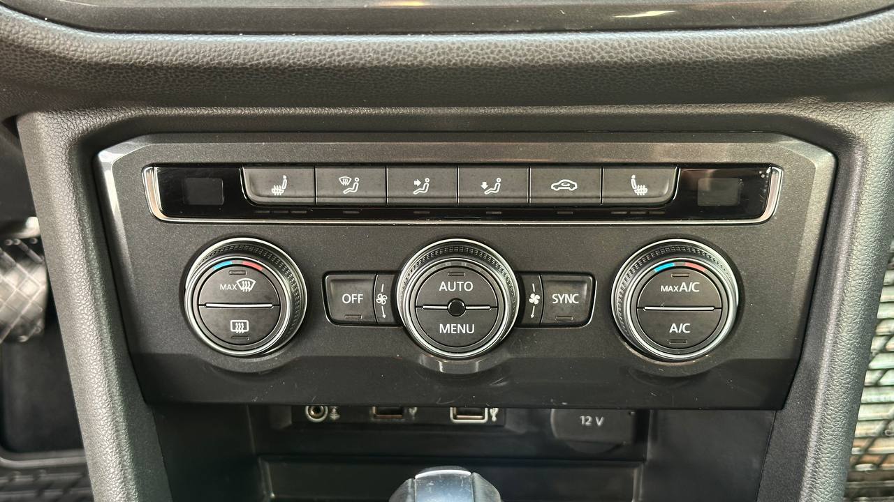 VOLKSWAGEN TIGUAN SE 2017