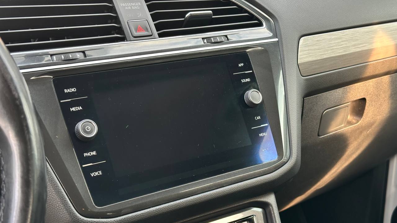 VOLKSWAGEN TIGUAN SE 2017