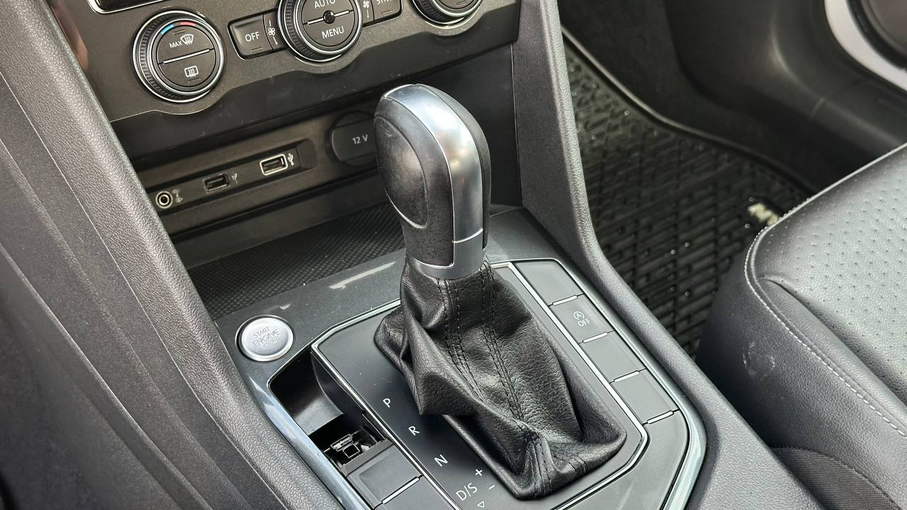 VOLKSWAGEN TIGUAN SE 2017