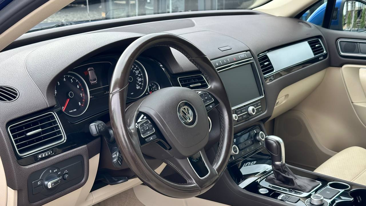 VOLKSWAGEN TOUAREG SPORT 2015