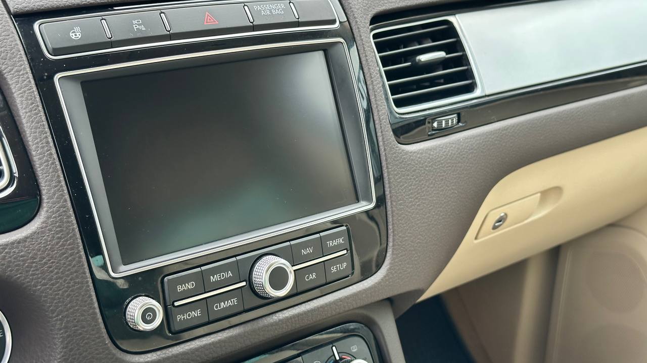 VOLKSWAGEN TOUAREG SPORT 2015