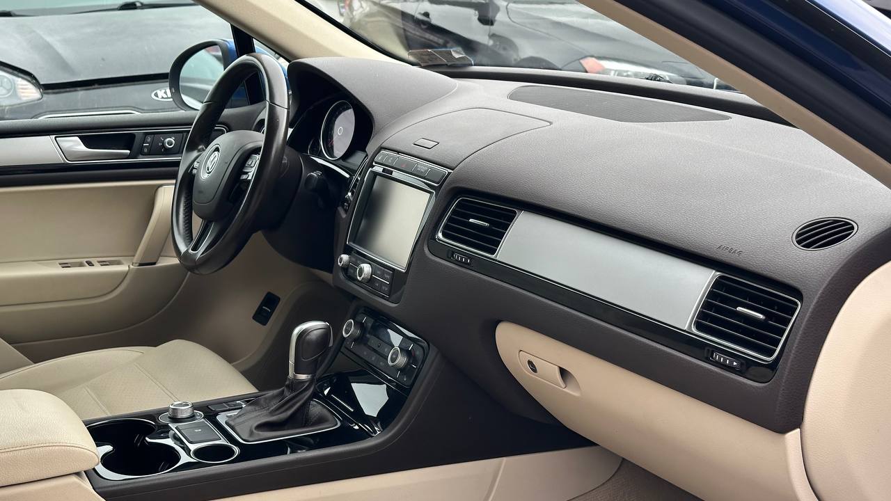 VOLKSWAGEN TOUAREG SPORT 2015