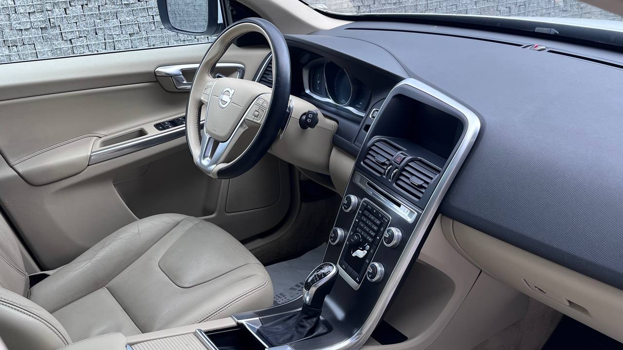 VOLVO XC60 T6 PREMIER 2014