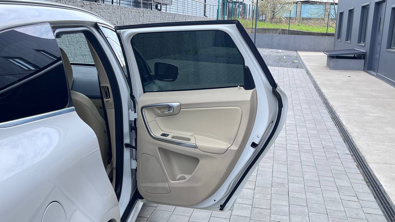 VOLVO XC60 T6 PREMIER 2014