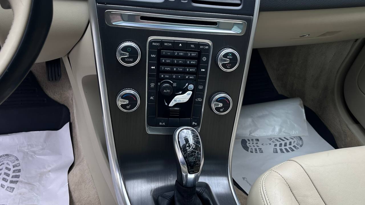 VOLVO XC60 T6 PREMIER 2014