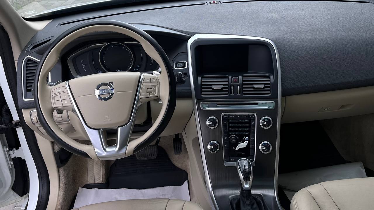 VOLVO XC60 T6 PREMIER 2014