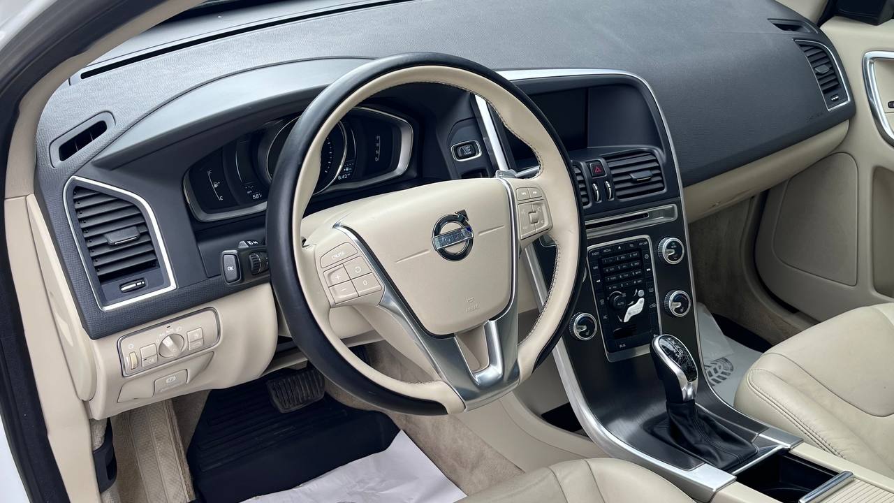 VOLVO XC60 T6 PREMIER 2014