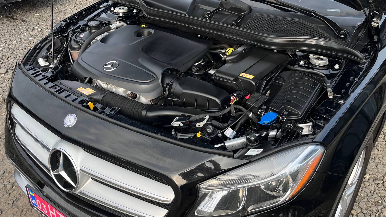 MERCEDES-BENZ GLA 250 2015