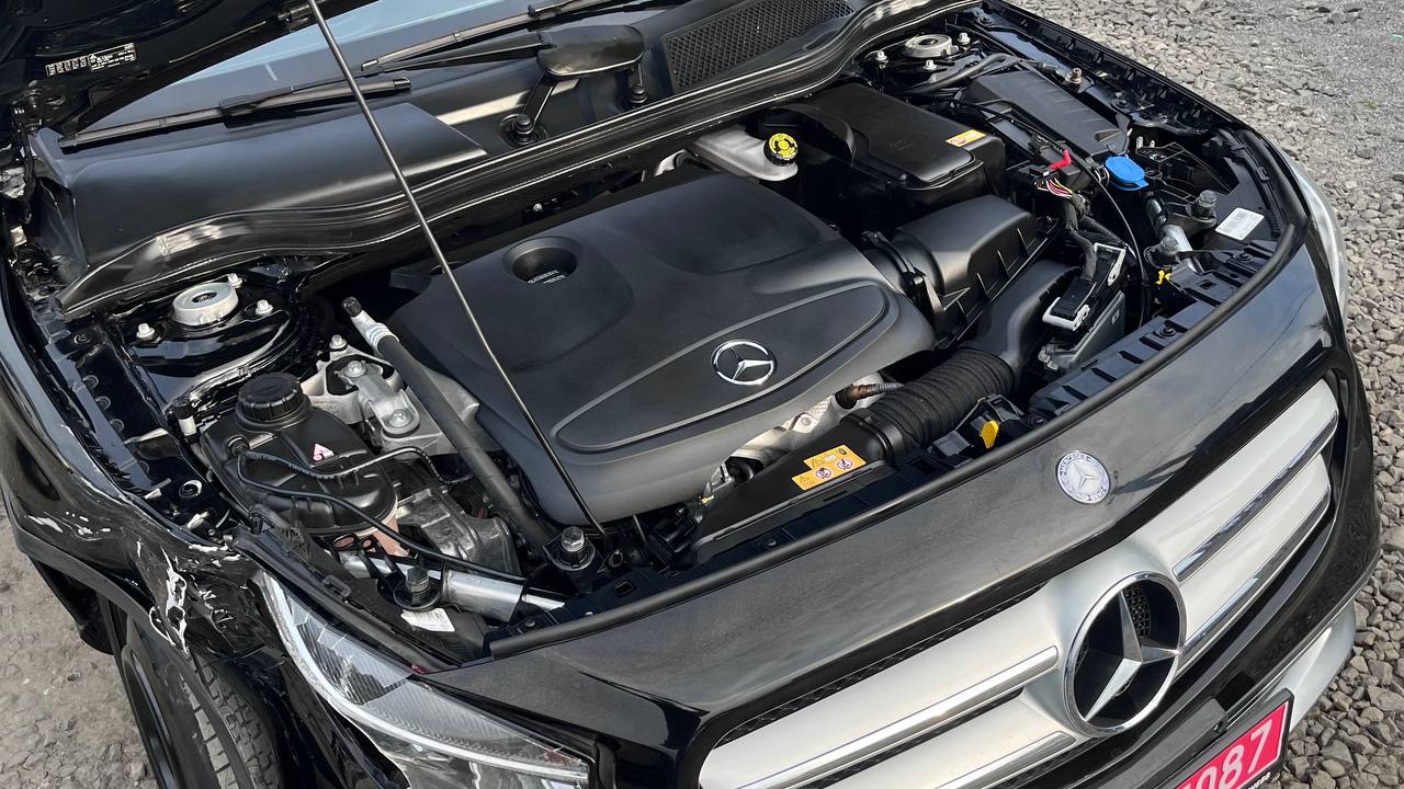 MERCEDES-BENZ GLA 250 2015