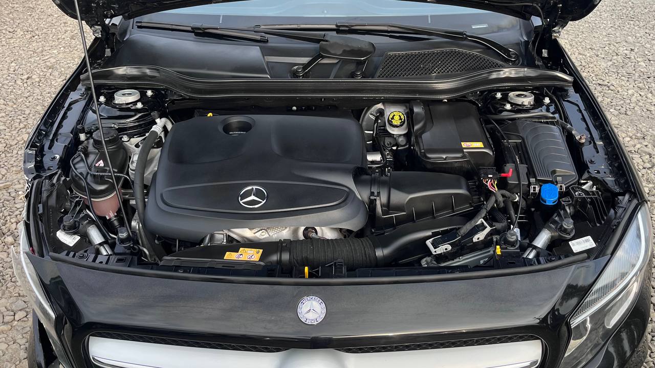 MERCEDES-BENZ GLA 250 2015