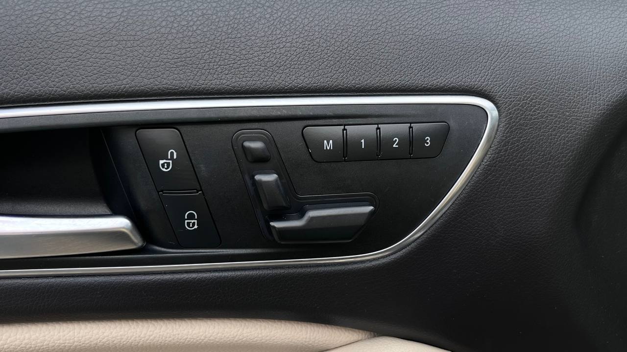 MERCEDES-BENZ GLA 250 2015