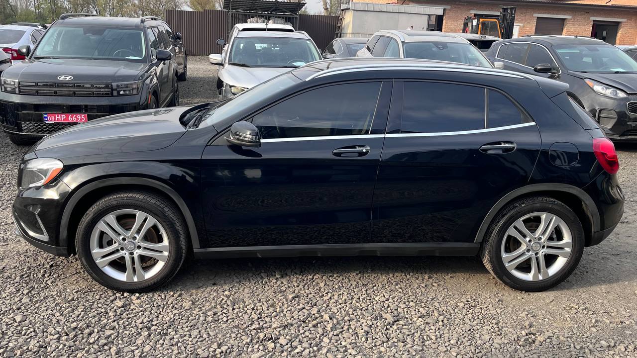 MERCEDES-BENZ GLA 250 2015