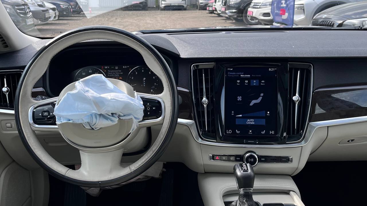 VOLVO S90 T5 MOMENTUM 2016