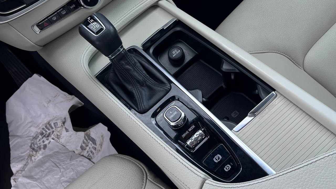 VOLVO S90 T5 MOMENTUM 2016