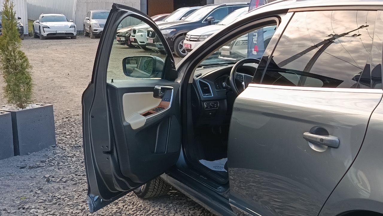 VOLVO XC60 T5 INSCRIPTION 2016