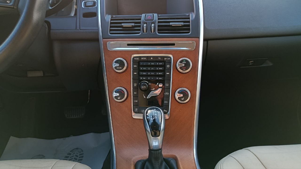 VOLVO XC60 T5 INSCRIPTION 2016