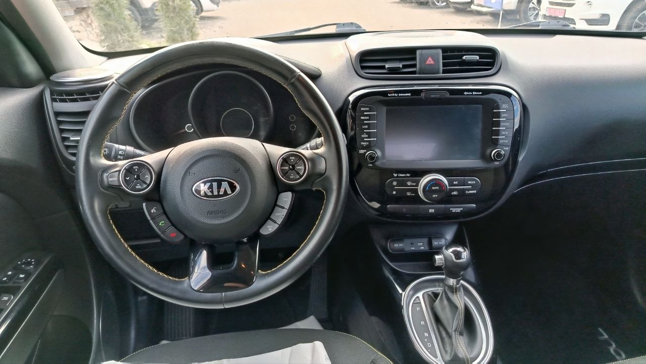 KIA SOUL  2015