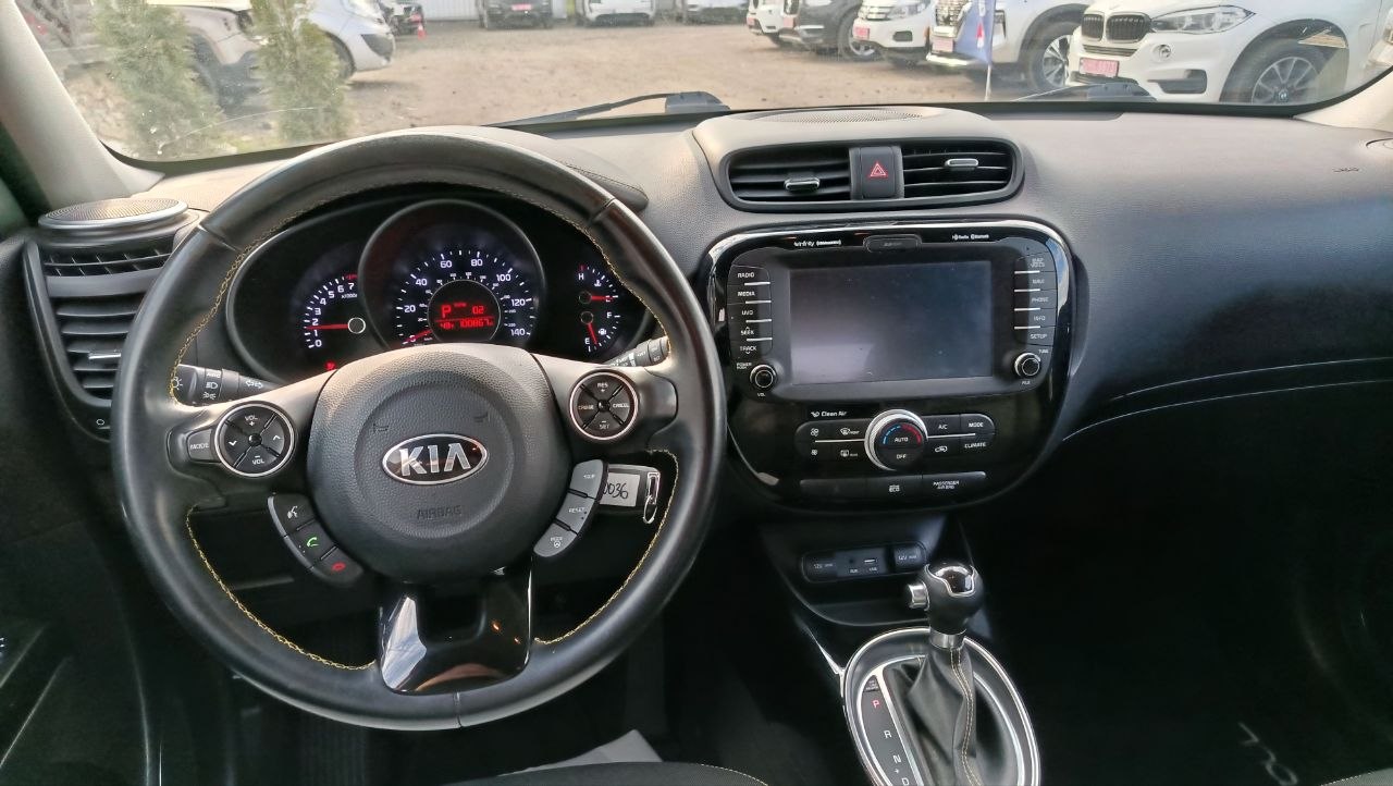 KIA SOUL  2015
