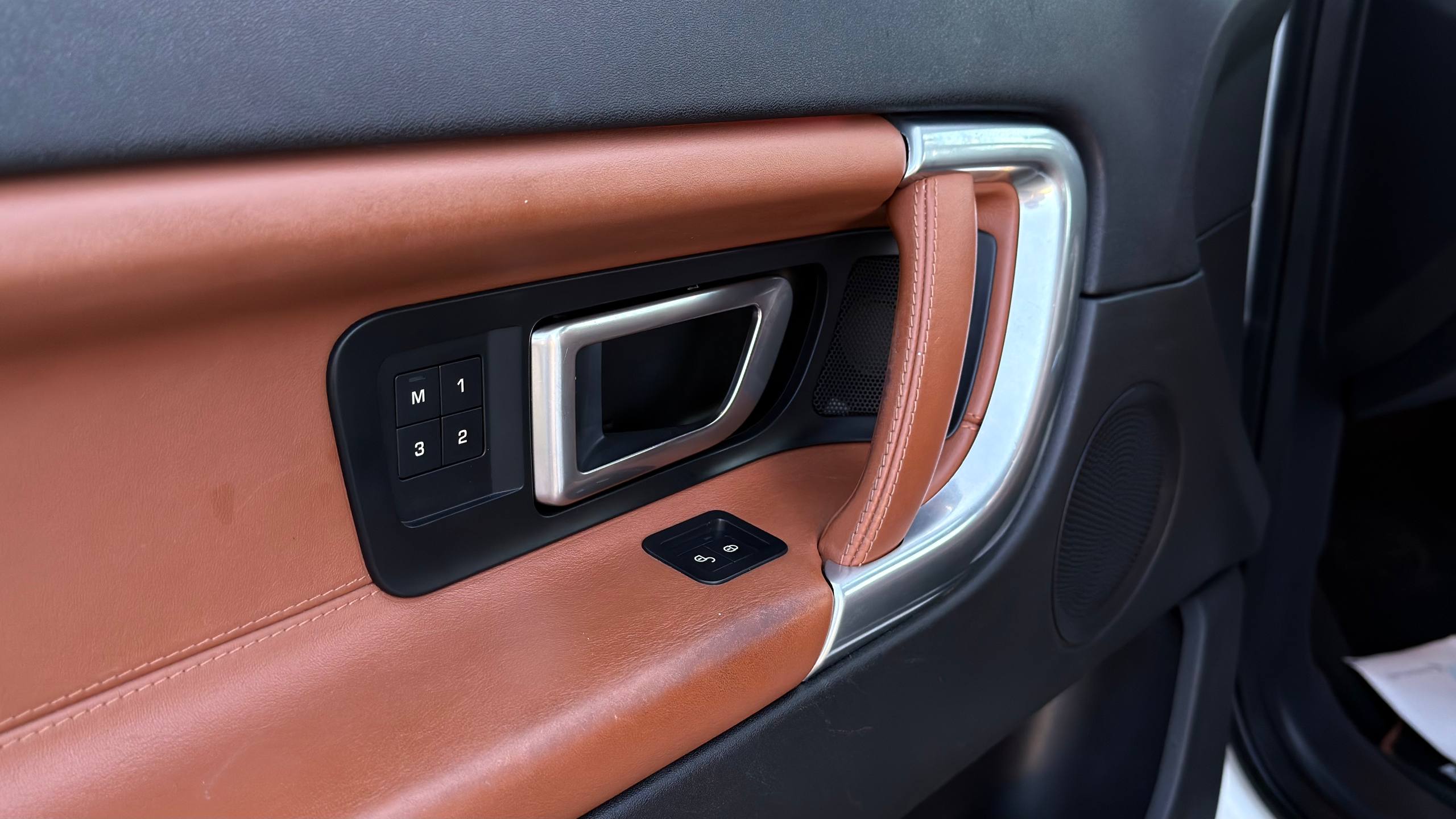 LAND ROVER DISCOVERY SPORT HSE LUXURY 2015