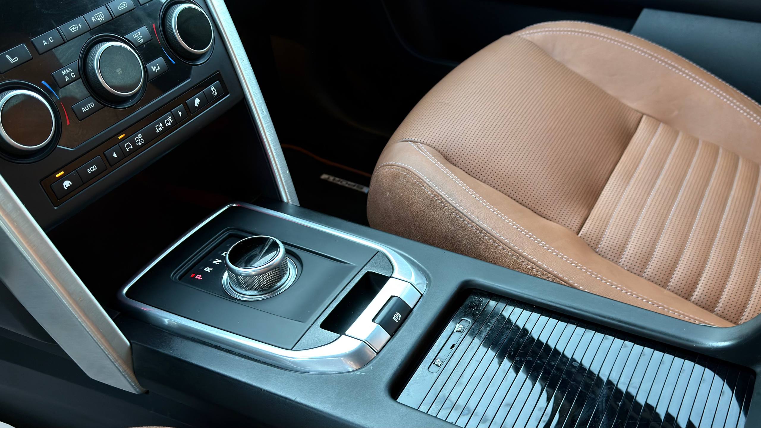 LAND ROVER DISCOVERY SPORT HSE LUXURY 2015