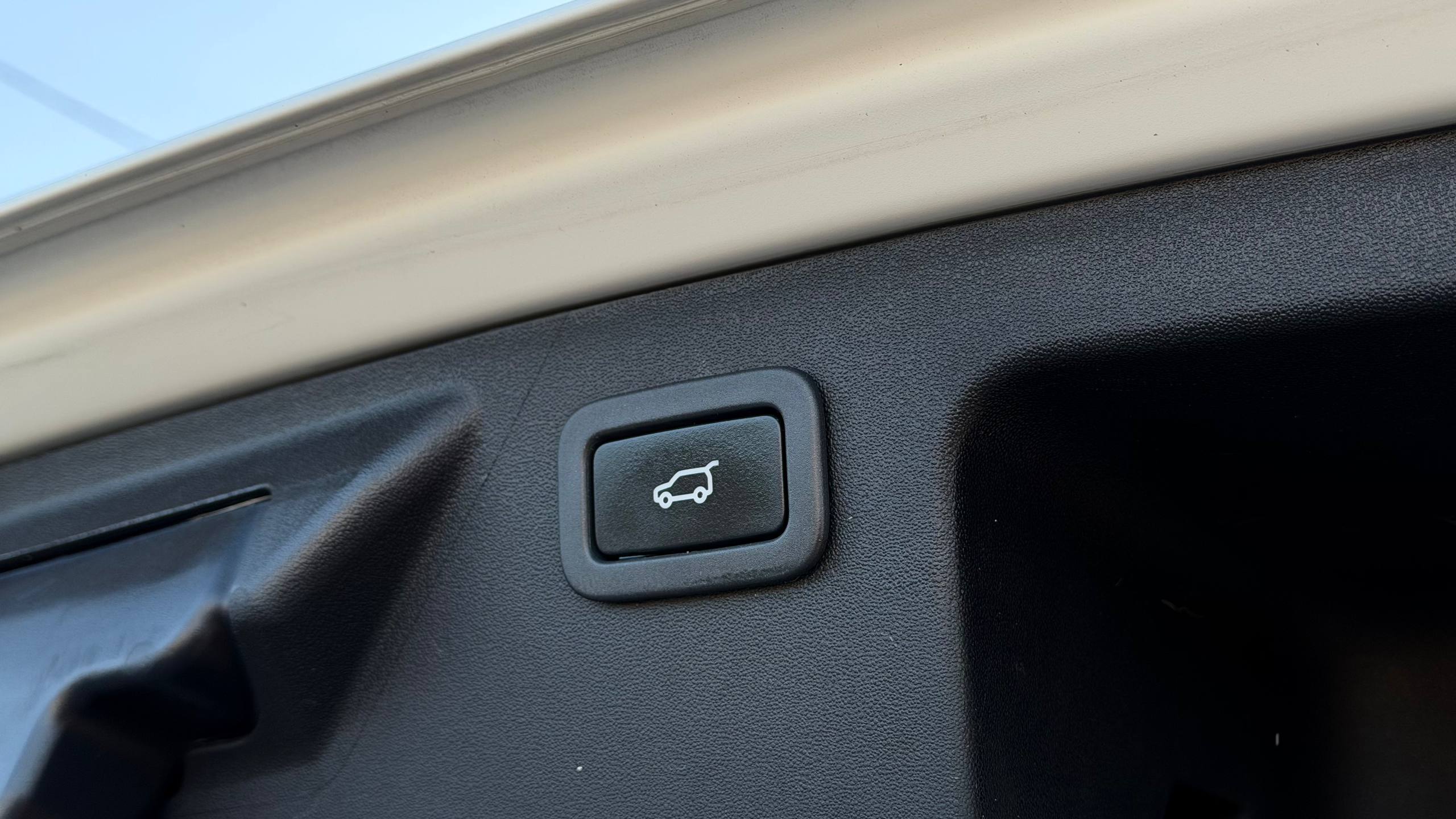 LAND ROVER DISCOVERY SPORT HSE LUXURY 2015