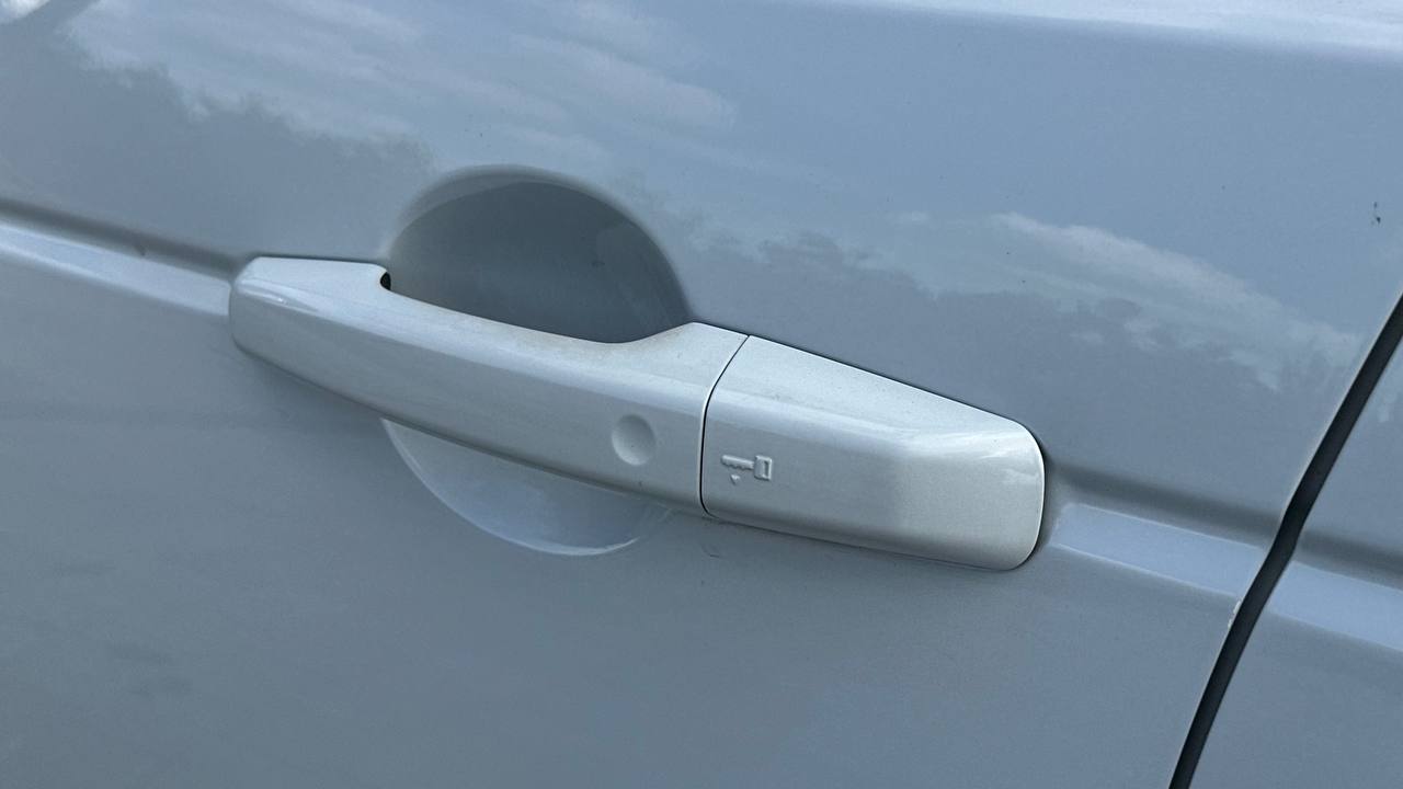 LAND ROVER DISCOVERY SPORT HSE 2015