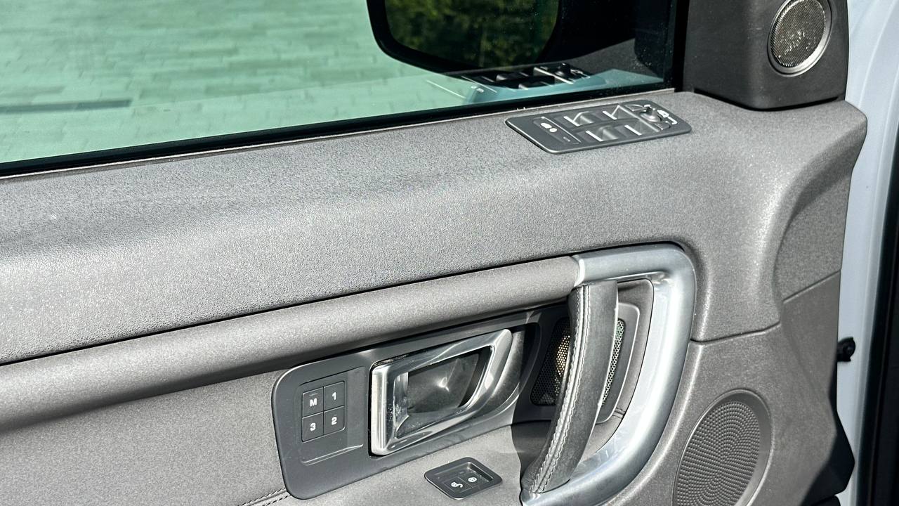 LAND ROVER DISCOVERY SPORT HSE 2015