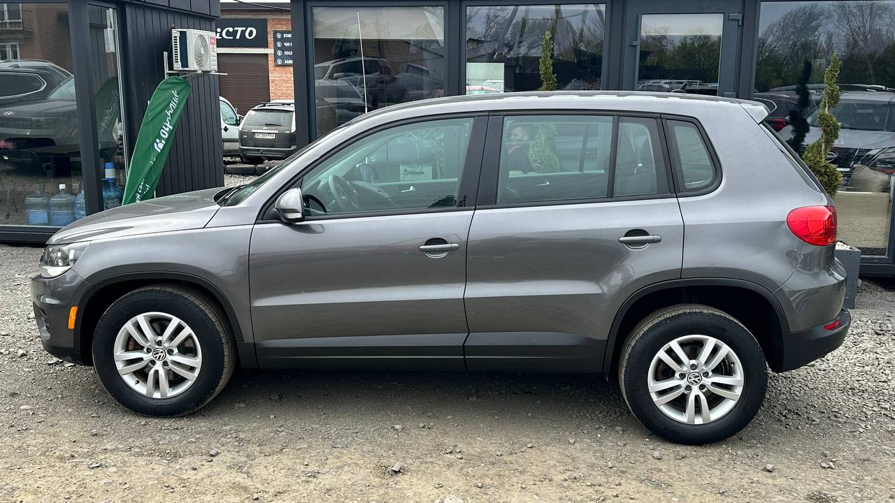 VOLKSWAGEN TIGUAN S 2012