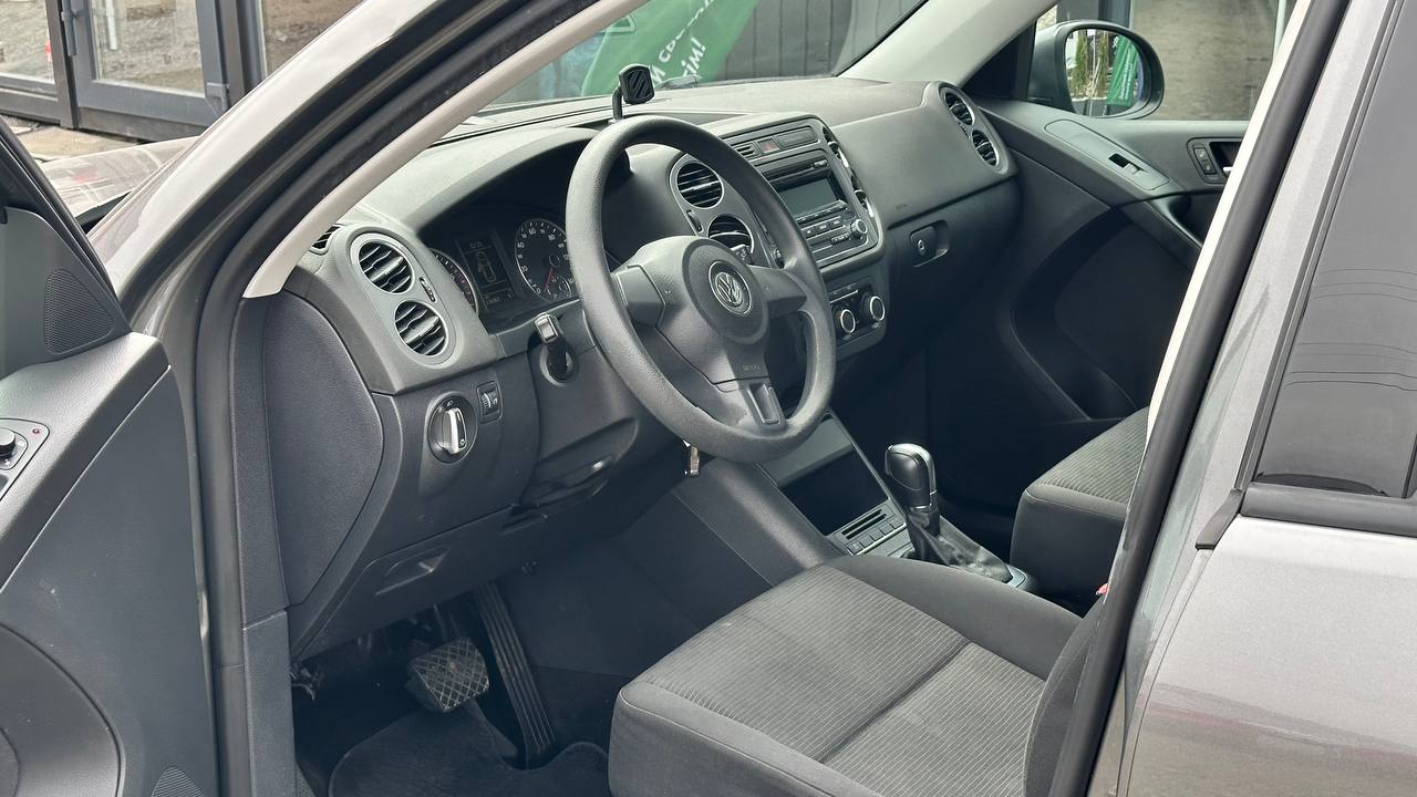 VOLKSWAGEN TIGUAN S 2012