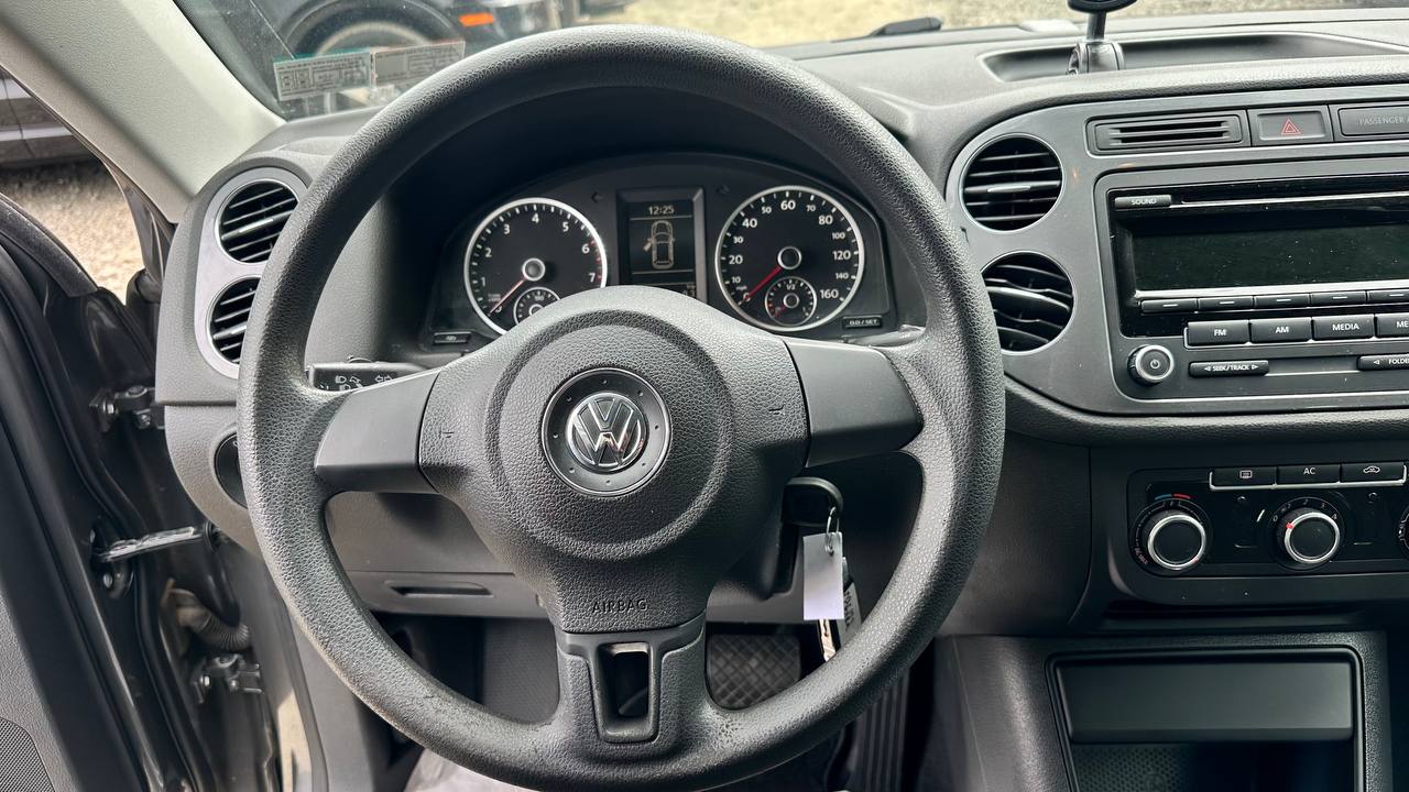 VOLKSWAGEN TIGUAN S 2012